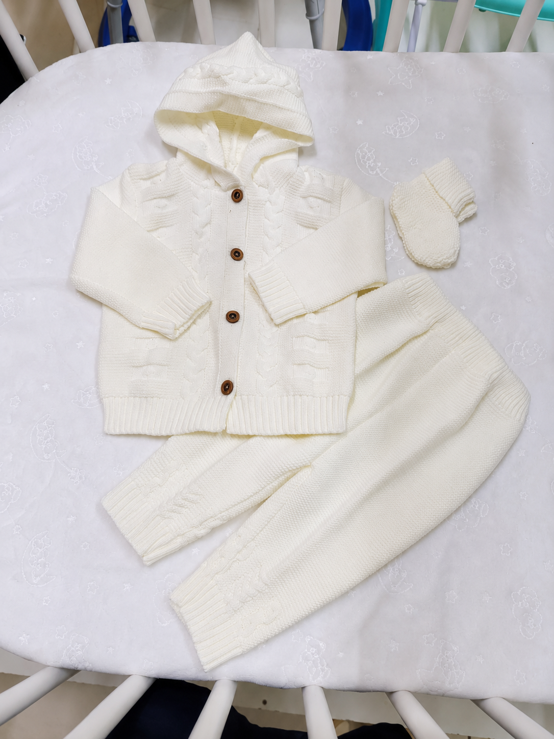 Cream Cable Knit Baby Outfit Set – Neutral Newborn Winter Wear (0–6 Months)