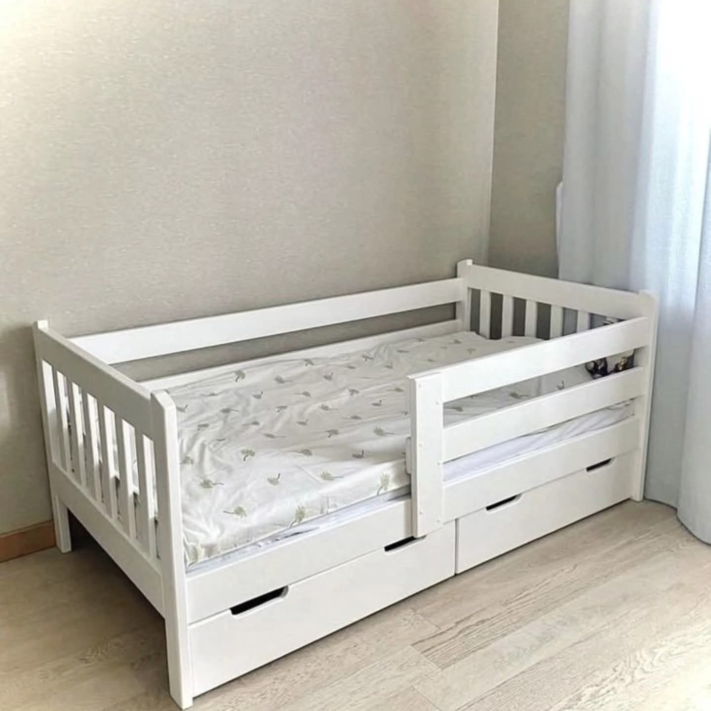 Wooden Toddler Bed with Storage Drawers & Safety Side Rails