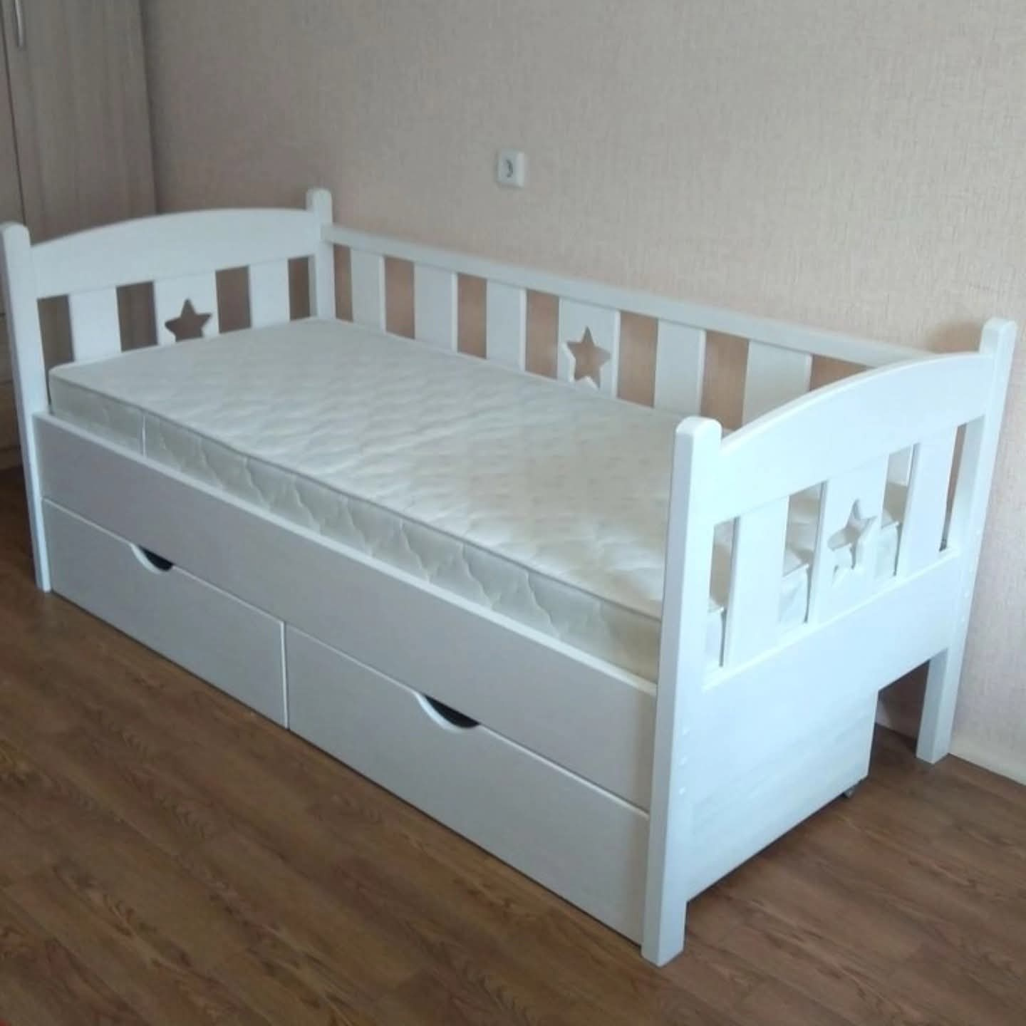 Wooden Toddler Bed with Storage Drawers & Safety Side Rails