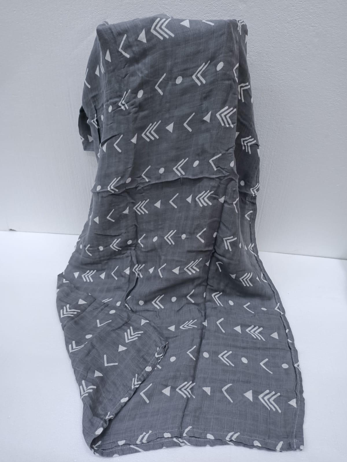 120x120 cm Muslin Swaddle Blanket | Breathable Cotton Baby Wrap