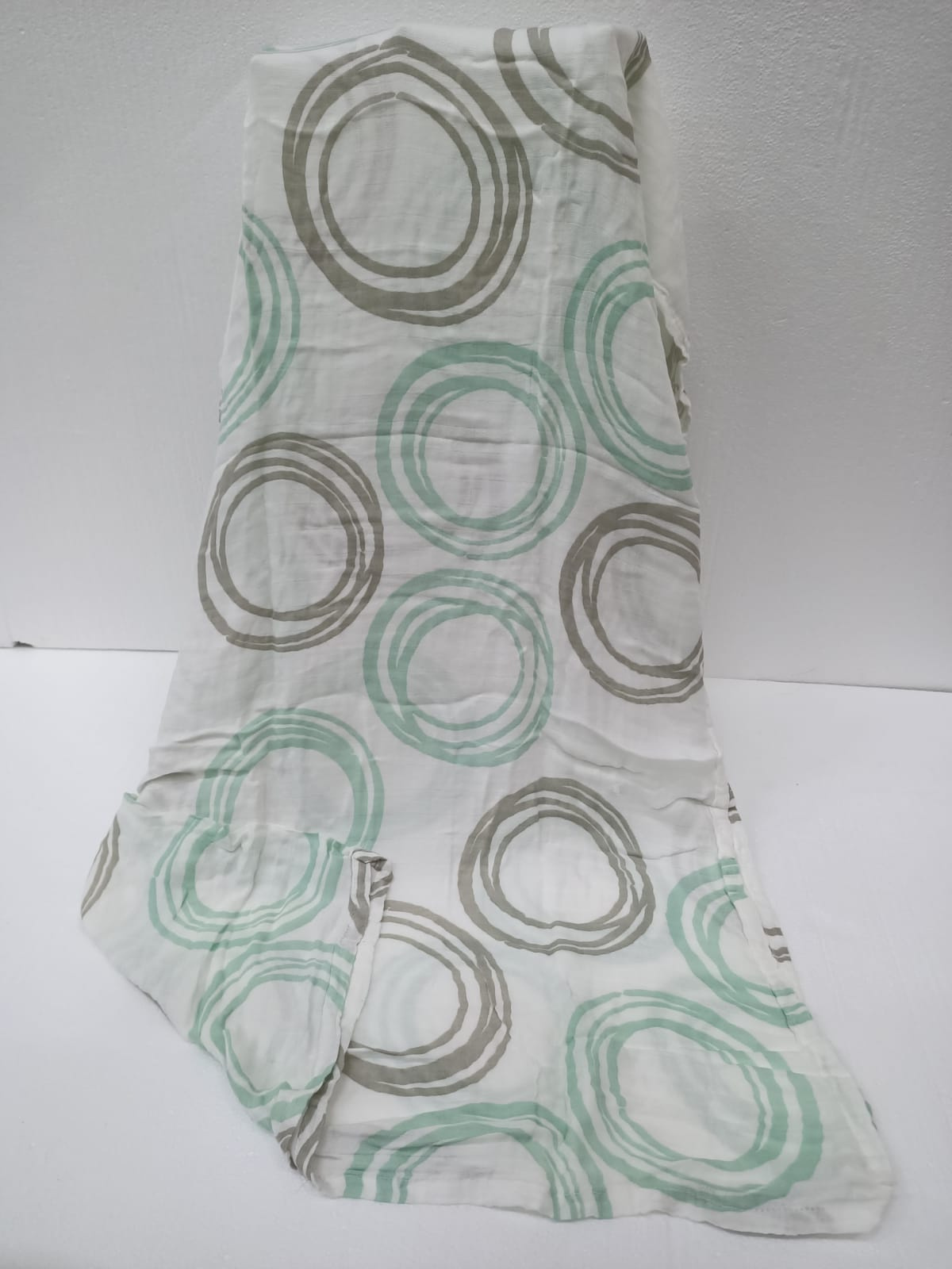 120x120 cm Muslin Swaddle Blanket | Breathable Cotton Baby Wrap
