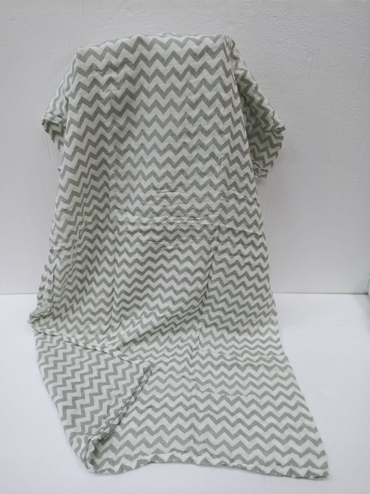 120x120 cm Muslin Swaddle Blanket | Breathable Cotton Baby Wrap
