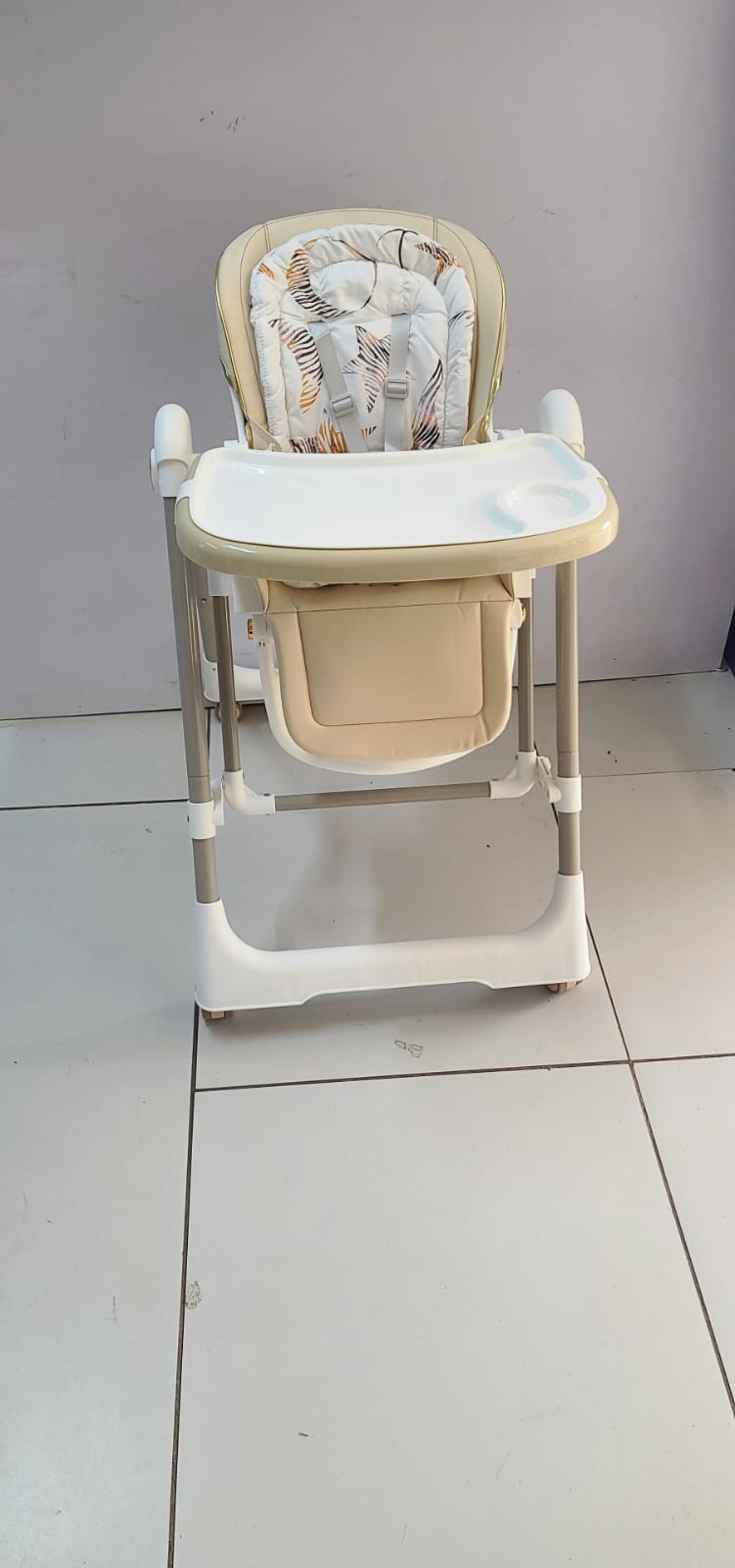 2-in-1 Baby High Chair & Swing Adjustable Foldable Feeding Chair Beige White