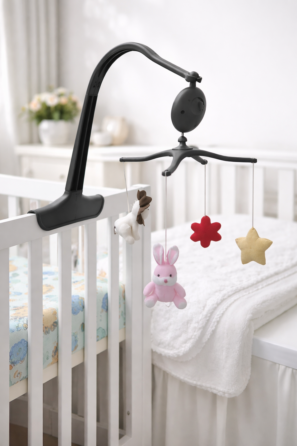 Musical Crib Mobile with Rotating Plush Toys – Wind-Up Baby Cot Mobile with Lullaby Music for Playpen, Bassinet & Crib