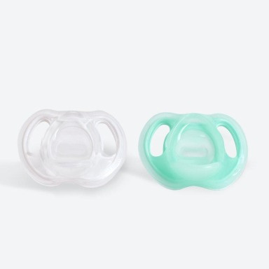 Tommee Tippee Ultra-Light Silicone Soother 6–18 Months | BPA-Free
