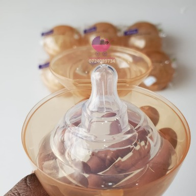 Momeasy Silicone Nipple Shields | Soft Petal-Style Breastfeeding Aid