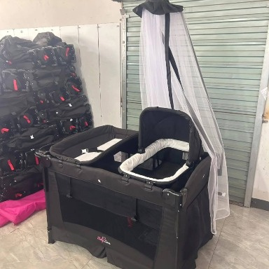 Mamakids cosleeper Playpen with basinet