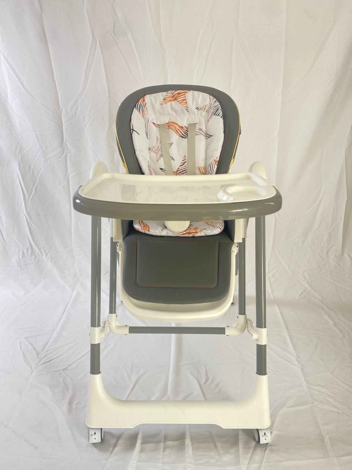 Manual Adjustable highchair