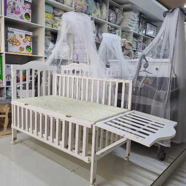 Extendable Baby cot