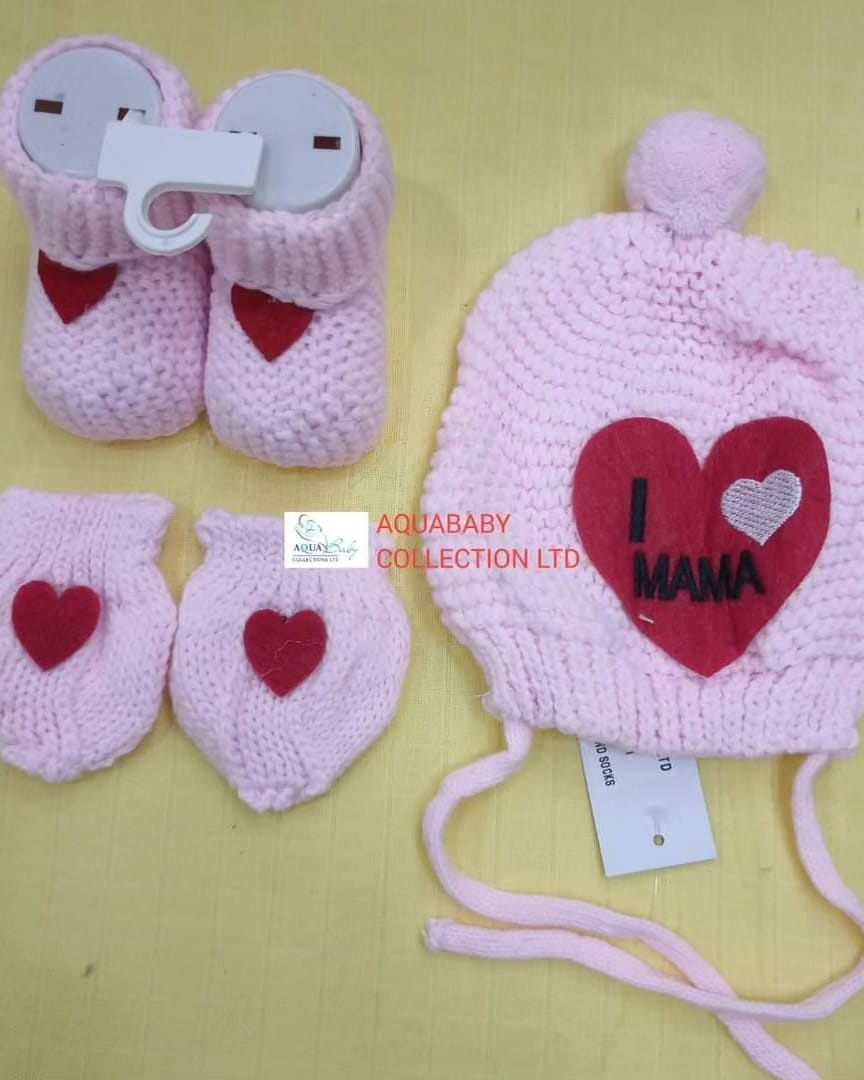 Crochet Baby 3-in-1 Set – Pom-Pom Hat, Booties & Mittens for Newborns