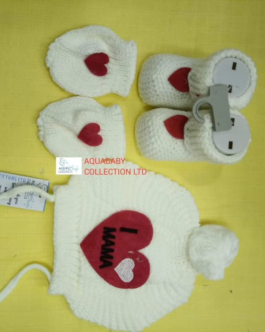 Crochet Baby 3-in-1 Set – Pom-Pom Hat, Booties & Mittens for Newborns