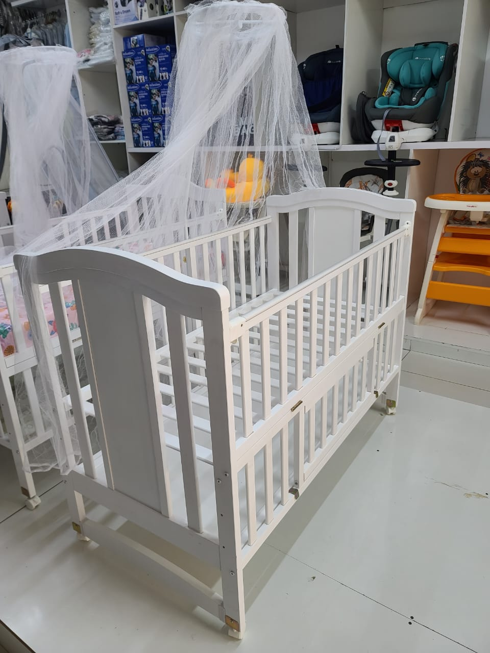Rocking Baby Crib – Comfortable & Soothing Nursery Cot for Newborns