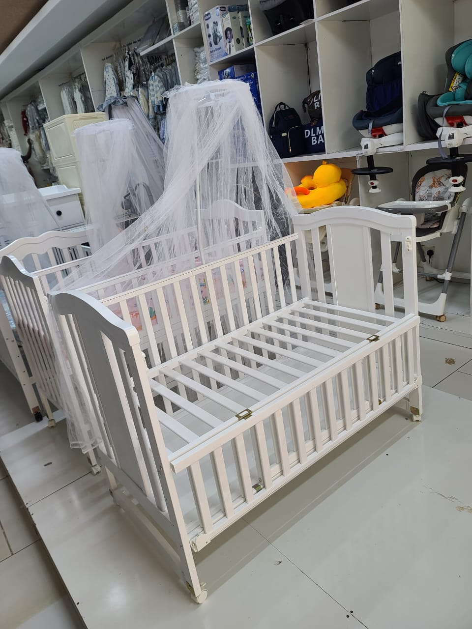 Rocking Baby Crib – Comfortable & Soothing Nursery Cot for Newborns