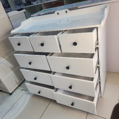 Wooden chest of drawer 4ft