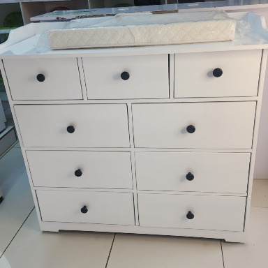 Wooden chest of drawer 4ft