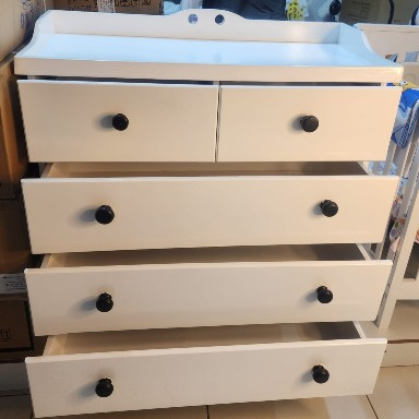 Wooden chest of drawers 3feet