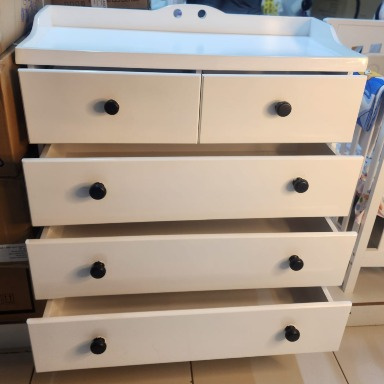 Wooden chest of drawers 3feet