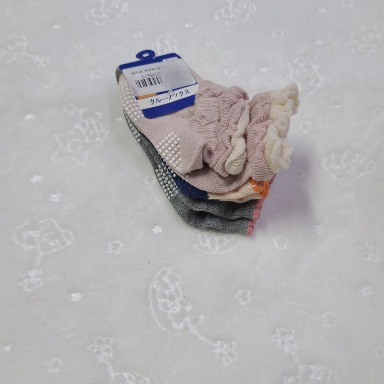 Baby Girl Lace Ruffle Antislip Socks 0–3 Months – Soft Cotton Blend Hosiery