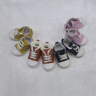 Papulin Prewalker Sneakers | Soft Sole Infant Shoes (Size 17, 0–4 Months)