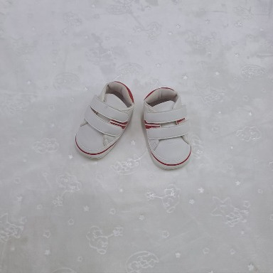 Baby Sneakers Size 18 – White & Red Pre-Walkers & Pink Minnie Mouse High-Tops (4–9 Months)