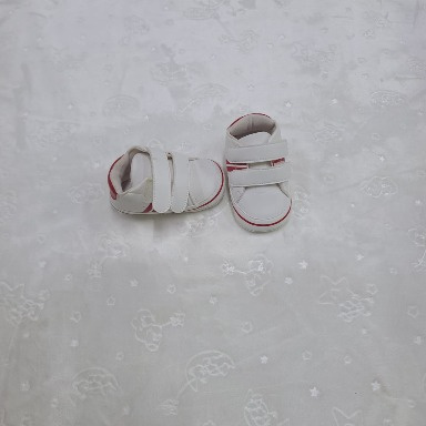 Baby Sneakers Size 18 – White & Red Pre-Walkers & Pink Minnie Mouse High-Tops (4–9 Months)