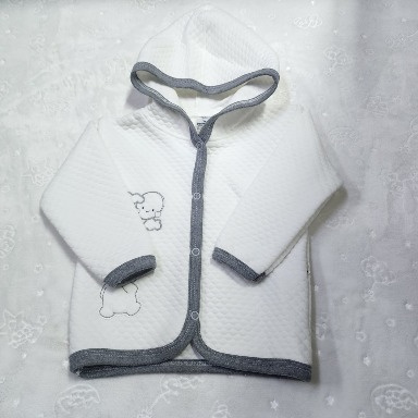 Aquababy Quilted Baby Pram Coat with Hood – Soft Matelassé Jacket (9–12 Months, Grey and beige trim