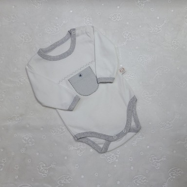 Classic Long-Sleeve Baby Bodysuit with Pocket Detail (6–9 Months)