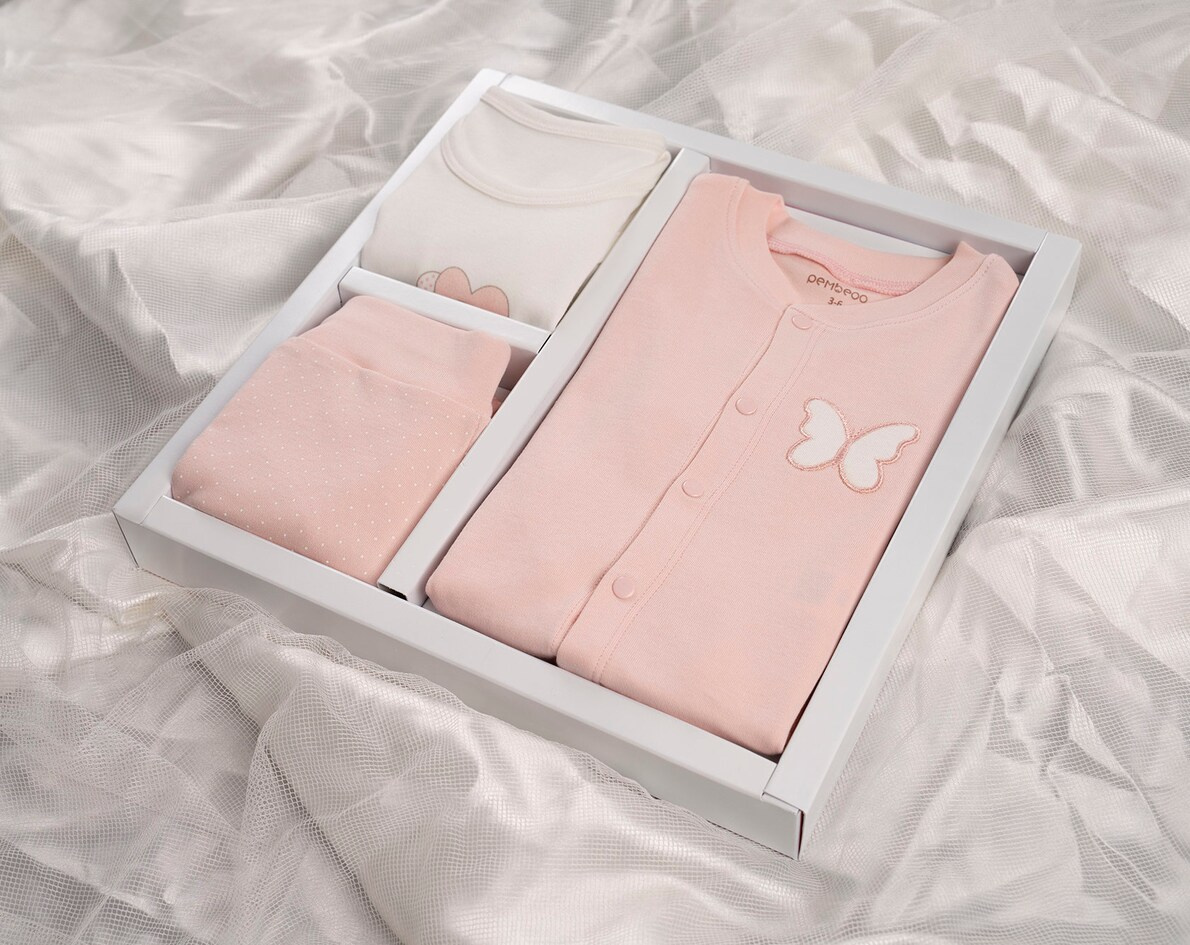 3-Piece Newborn Baby Girl Cotton Clothing Set – Cardigan, Bodysuit & Pants (3–12 Months)