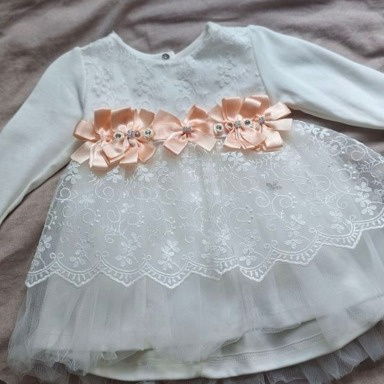 White Lace Baby Girl Dress with Pink Rhinestone Bow – 9 to 18 Months