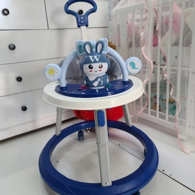 Adjustable baby walker
