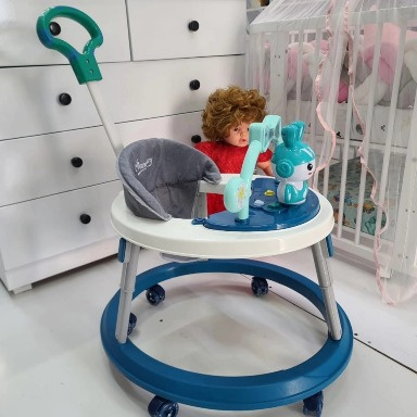 Adjustable baby walker