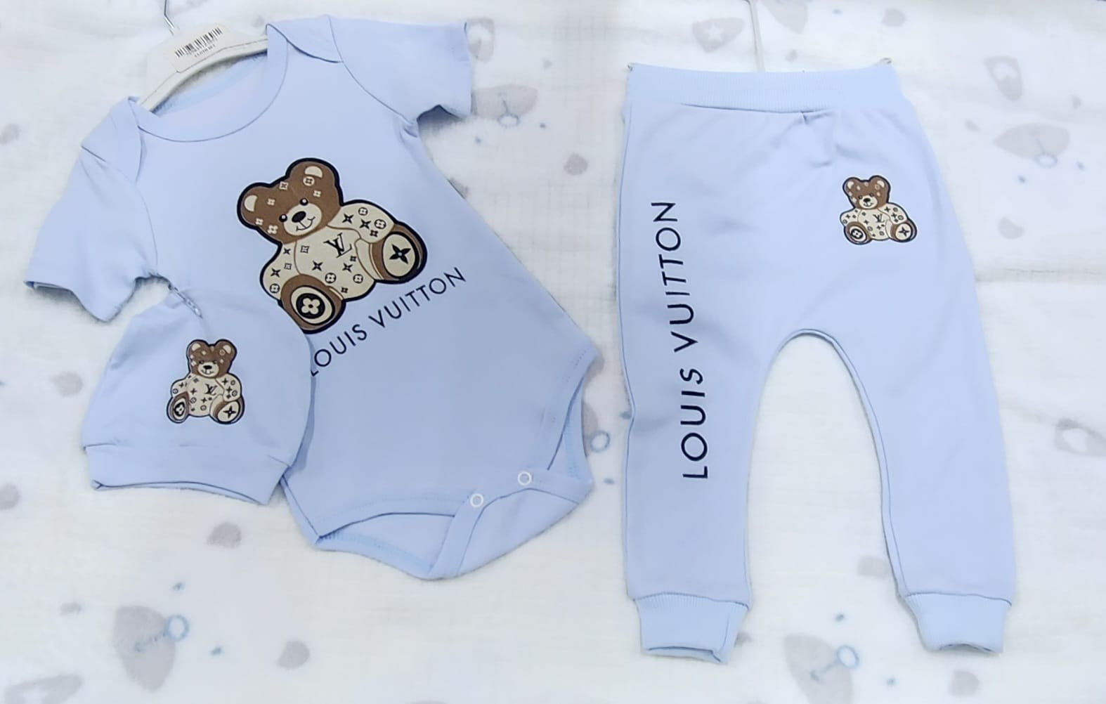 Light Blue Teddy Bear Baby Outfit Set – 3 Piece Cotton Bodysuit, Pants & Cap (3–9 Months)