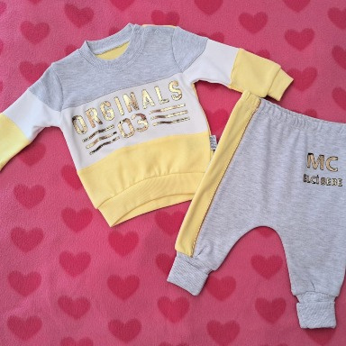Baby Unisex 2-Piece Color-Block Tracksuit Set – Grey, Yellow & White (0–3 Months)