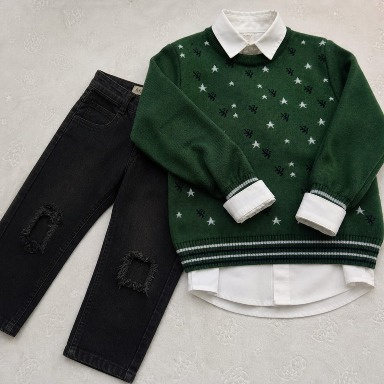 Boys 3-Piece Festive Outfit Set – Green Star Sweater, White Shirt & Black Distressed Jeans (Size 7 Years)